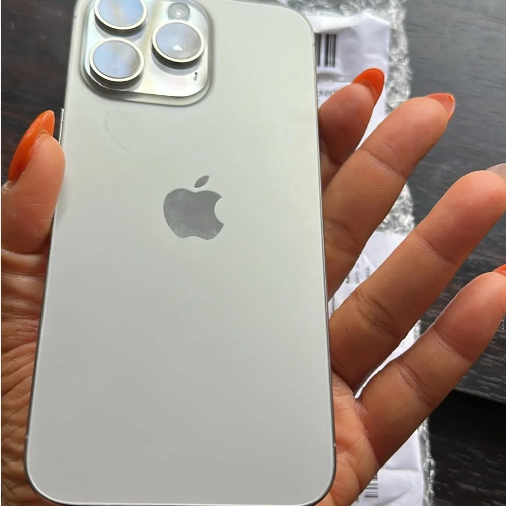 Apple iPhone in Sleek Silver